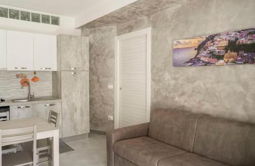 Agropoli Apartment | Appartamento 4 posti letto, vicino al centro e al mare, con terrazza, aria condizionata, parcheggio privato e wifi