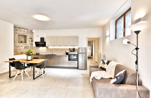 Prabione Apartment | Appartamento Andrì by Theater Home - recently renovated and equipped with every comfort