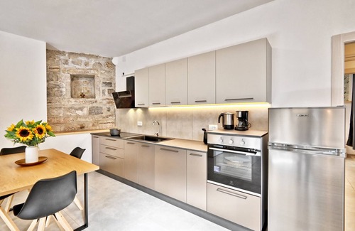 Prabione Apartment | Appartamento Andrì by Theater Home - recently renovated and equipped with every comfort