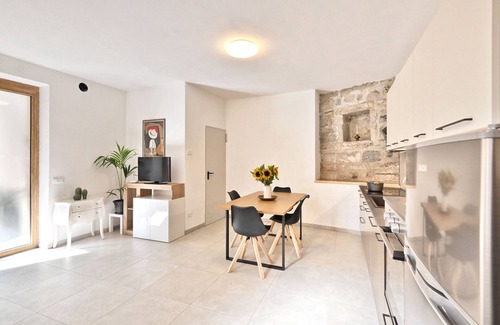 Prabione Apartment | Appartamento Andrì by Theater Home - recently renovated and equipped with every comfort