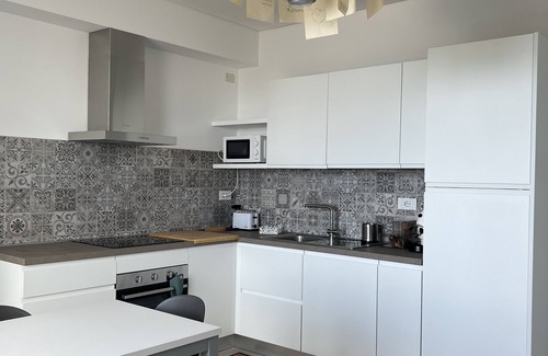Cupra Marittima Apartment | Appartamento Fronte Mare n5, Ombrellone + due Lettini Inclusi