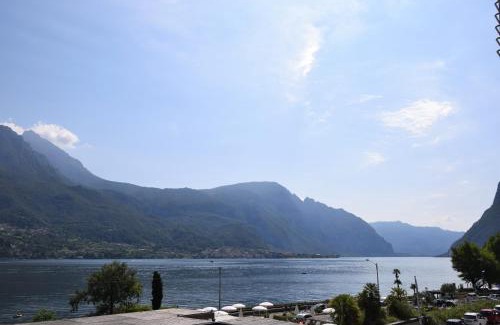 Oliveto Lario House | Appartamento Fiordaliso Bellagio Wild Flowers - HOT TUB