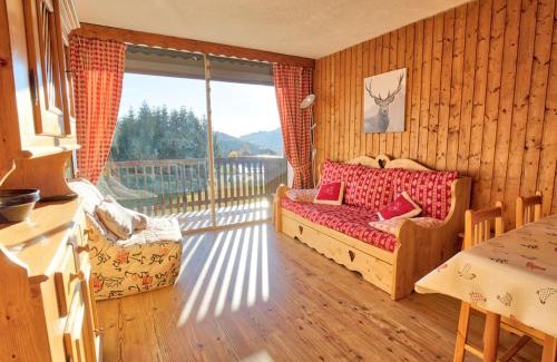 Notre-Dame-de-Bellecombe Apartment | Appartement cosy à Notre-Dame-de-Bellecombe, piscine, skis aux pieds - FR-1-505-74