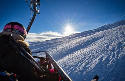 Notre-Dame-de-Bellecombe Apartment | Appartement cosy 6 personnes avec piscine et parking au centre du village - FR-1-505-96