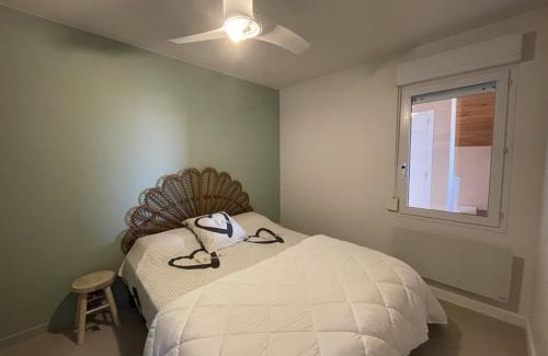 Vieux-Boucau-les-Bains Apartment | Appartement T3 cabine rénové face à l'océan, 6 pers. - FR-1-379-184