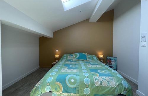 Vieux-Boucau-les-Bains Apartment | Appartement T3 cabine rénové face à l'océan, 6 pers. - FR-1-379-184