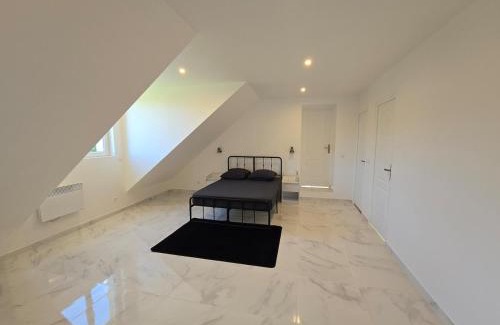 Luzancy Apartment | Appartement 150m2 avec jardin 3000 m2