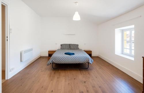 Lavelanet Apartment | Appartement 2 chambres avec baignoire Lavelanet