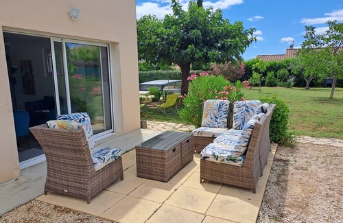 Pont-Saint-Esprit Apartment | Appartement 2 Chambres Dans Propriété au Calme Avec Grand Jardin