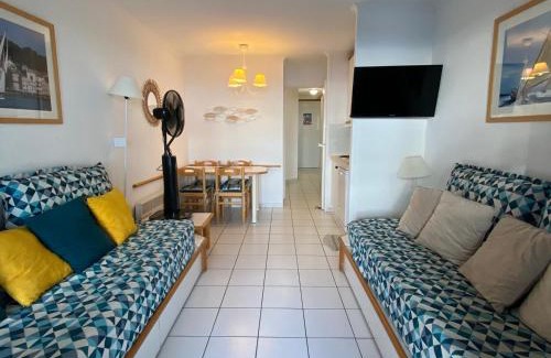 Cap Esterel Apartment | Appartement 2 pièces avec terrasse et vue mer, accès piscine et parking inclus - FR-1-504-677