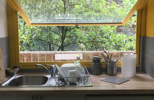 Saint-Fargeau Apartment | Appartement 2 Pièces Avec Baies Vitrées à Paris 20è