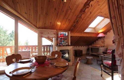 Forville Apartment | Appartement 2P Mezzanine 4 Pers à Briançon avec Balcon et Parking - FR-1-330C-121