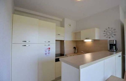 Azille Apartment | Appartement 3 étoiles - Piscine - ccbbbi0