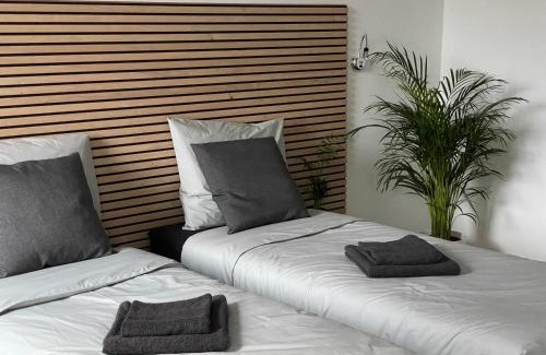 Fontaine-l'Eveque Apartment | Appartement 3 chambres Hotel Ferme Du Château Fontaine