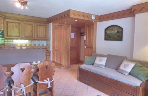 Meribel Village Apartment | Appartement 3 pièces à Méribel avec piscine couverte et WiFi - FR-1-411-406