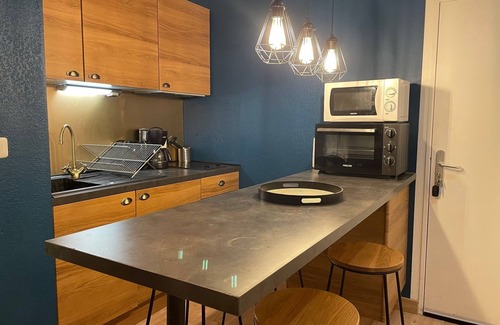 Quartier Administrations Apartment | Appartement 4 Couchages Avec Terrasse et Parking Entre Gare et Centre Ville