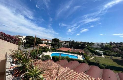 Plaine de la Brague Apartment | Appartement 4 personnes Antibes Mer, Piscine, Parking, Tennis, Wifi