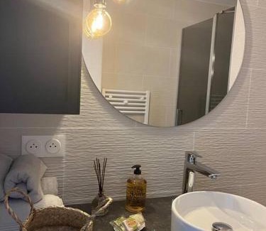 Plaine de la Brague Apartment | Appartement 4 personnes Antibes Mer, Piscine, Parking, Tennis, Wifi