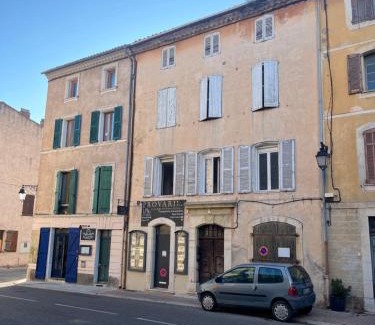 Claviers Apartment | Appartement 5 personnes village provençal du haut var claviers