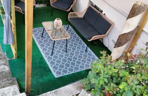 Penne-d'Agenais Apartment | Appartement accueillant à Penne-d'Agenais - 32 m² - Terrasse