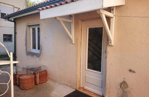 Penne-d'Agenais Apartment | Appartement accueillant à Penne-d'Agenais - 32 m² - Terrasse