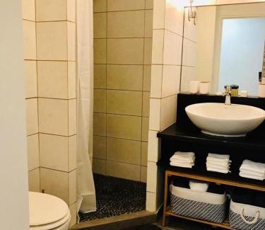 L'Autre-Bord Apartment | Appartement Au Bord de Mer