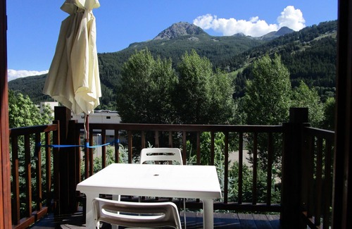 Saint-Chaffrey Apartment | Appartement au Calme Serre Chevalier Chantemerle