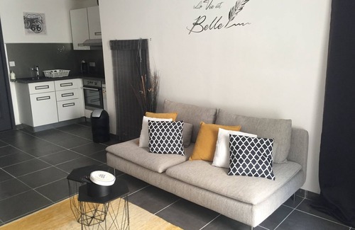 Loupian Apartment | Appartement au Coeur D'un Village Classé