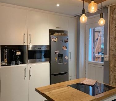 Salies-de-Bearn Apartment | Appartement authentique et chaleureux au cœur de Salies-de-Béarn, dans le quartier historique avec commerces et restaurants au pied, à deux pas des thermes