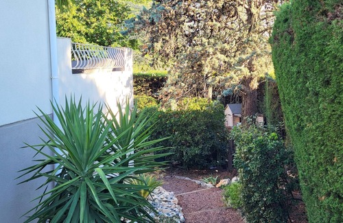 Le Cres Apartment | Appartement Avec Jardin et Piscine