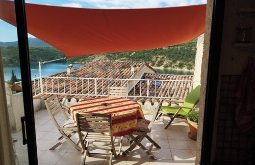 Bauduen Apartment | Appartement Avec Terrasse et vue sur Lac de Sainte-croix 100 Mètres de la Plage