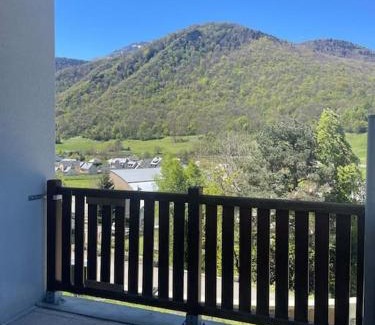 Arreau Apartment | Appartement avec vue sur les montagnes - Au calme et proche du centre ville