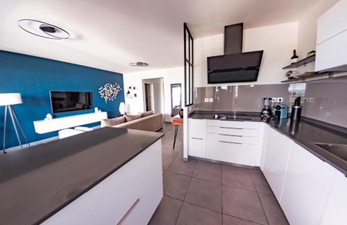 Fort-de-France Apartment | Appartement Bleu d'Azur