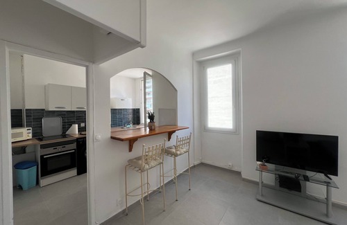 Le Pharo Apartment | Appartement Bord de mer Situé Dans le 7e, Proche de Tous Commerce et Transports