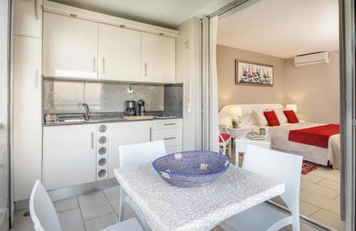 Pointe de la verdure Apartment | Appartement bord de mer très fonctionnel -accès direct plage & Vue mer exceptionnelle