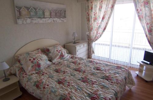 Les Sables d'Olonne Apartment | Appartement calme avec piscine à la Chaume - FR-1-197-154