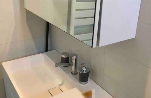 Centre Ville Apartment | Appartement Centre Ville Calme Très Agréable ,5 mn du Centre ,netflix , Fibre