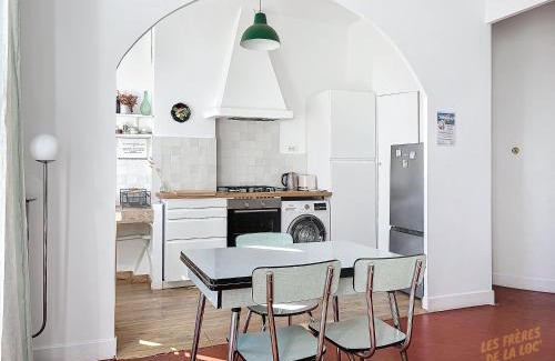 6th Arrondissement Apartment | Appartement Central - Balcon & Lumineux - Les Frères de la Loc'