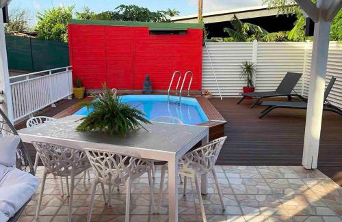 Les Abymes Apartment | Appartement charmant à Les Abymes avec piscine privée, 60m²