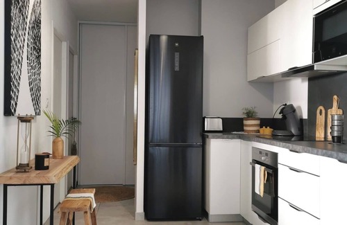 Centre-Ville Apartment | Appartement Chic & Cosy, Calme, Très Bien Situé , à 2 min de la Plage & de Tout
