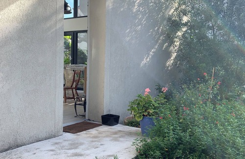 Louis Bertrand-Mirabeau-Semard Condo | Appartement Comme une Maison Avec Jardin aux Portes de Paris, Proche du Métro