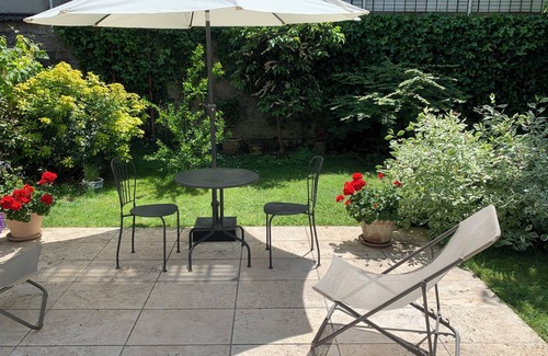 Louis Bertrand-Mirabeau-Semard Condo | Appartement Comme une Maison Avec Jardin aux Portes de Paris, Proche du Métro