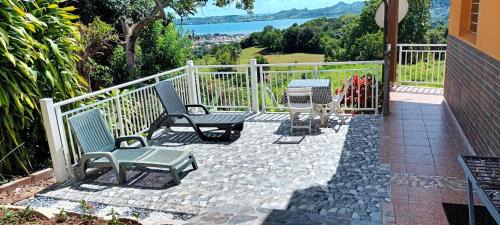 Le Robert Apartment | Appartement confortable avec vue sur la mer