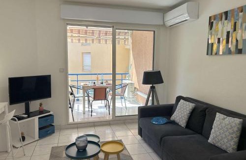 Frejus Port Apartment | Appartement cosy à Port Fréjus: climatisé, proche plage, commerces et garage - 4 couchages - FR-1-226A-176