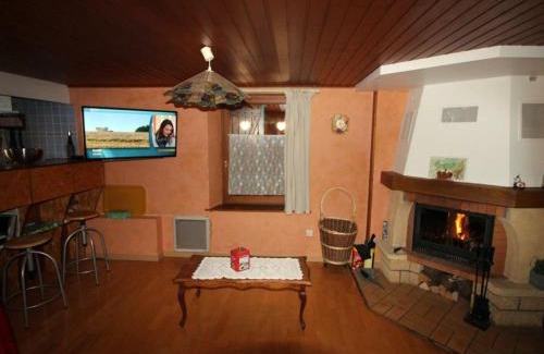 Vagney House | Appartement cosy au cœur de Vagney, proche commerces et sentiers, terrasse et cheminée, à 15km Gérardmer - FR-1-589-304