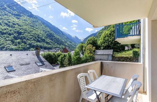 Cauterets Apartment | Appartement cosy Cauterets, balcon sud, proche centre & télécabine, 4 pers, parking inclus - FR-1-401-15