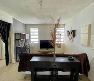 Baie-Mahault Apartment | Appartement cosy en ville