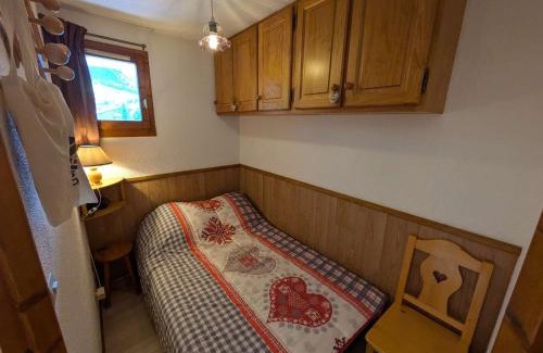 Areches Apartment | Appartement cosy pour 5, plein sud, au centre d'Arêches-Beaufort, proche pistes avec piscine et wifi - FR-1-342-267