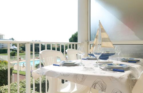 Chateau-d'Olonne Apartment | Appartement dans résidence de vacances, avec piscine, quartier Pironniere Les Sables 4 personnes