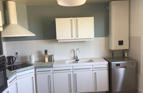 Bessan Apartment | Appartement de 4 ou 5 Personnes Avec Piscine Partagée